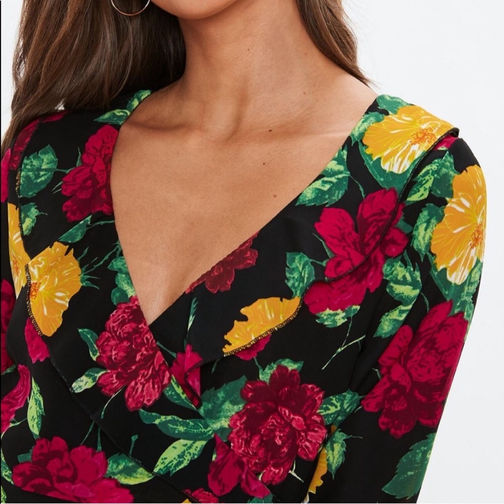 Missguided Floral Wrap Tea Dress๐น - Picture 3 of 8